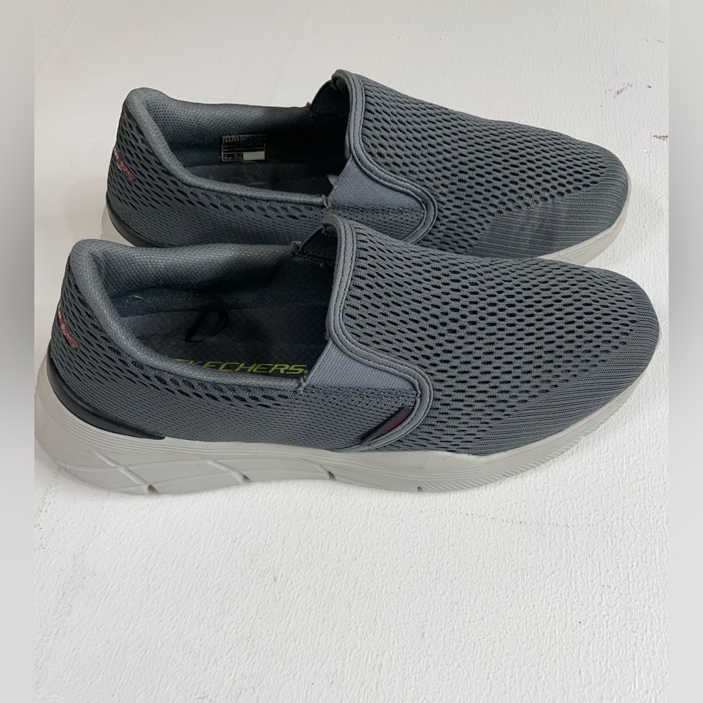 Skechers men's shoes size 9.5